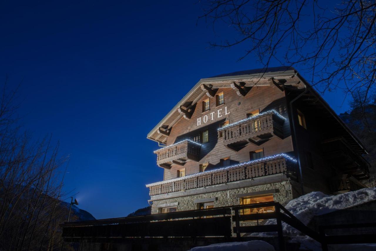 Hotel Rascard Valtournenche Zewnętrze zdjęcie